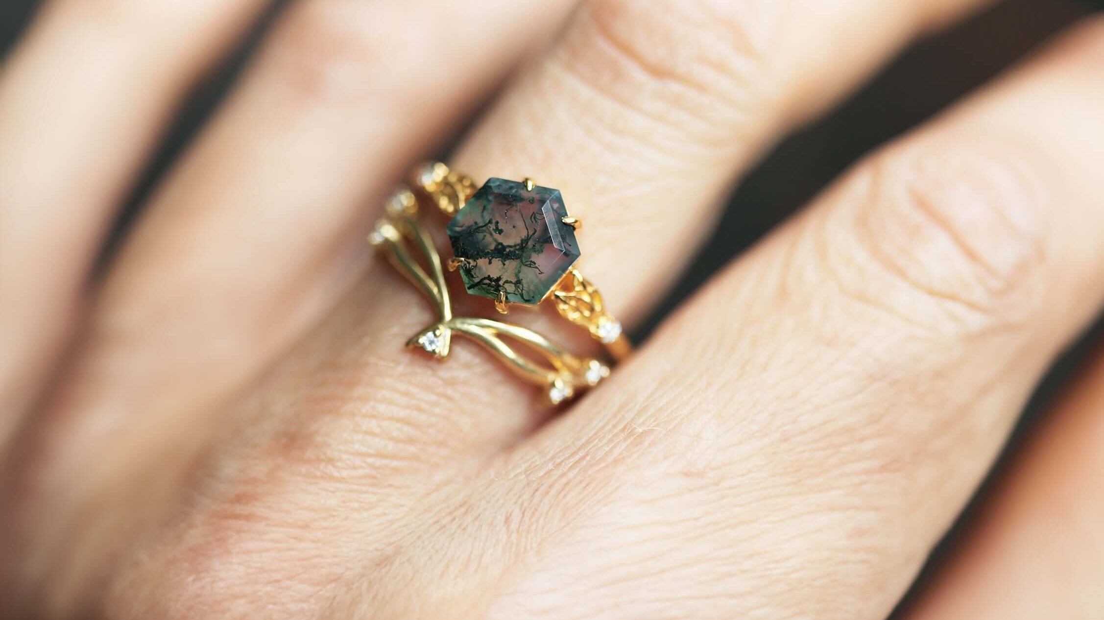 The Enchanting Allure of 14k Gold Moss Agate Rings